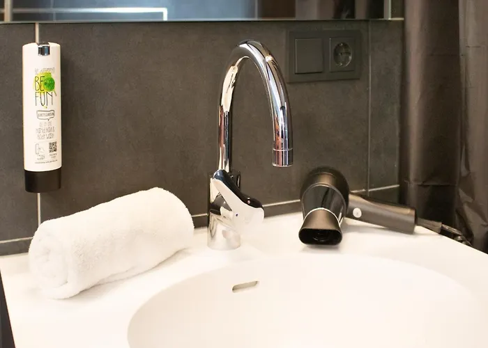 Lau By Wmm Hotell *